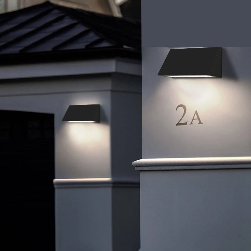 ¨Απλικα αλουμινίου εξωτερικού χώρου 'AquaShine' αδιάβροχο σε τριγωνικό σχήμα